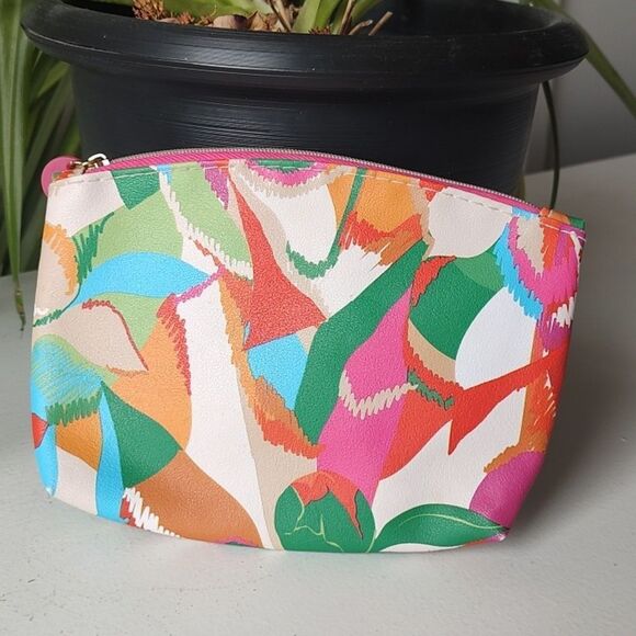 Ipsy‎ May 2023 Glam Bag - Picture 4 of 5